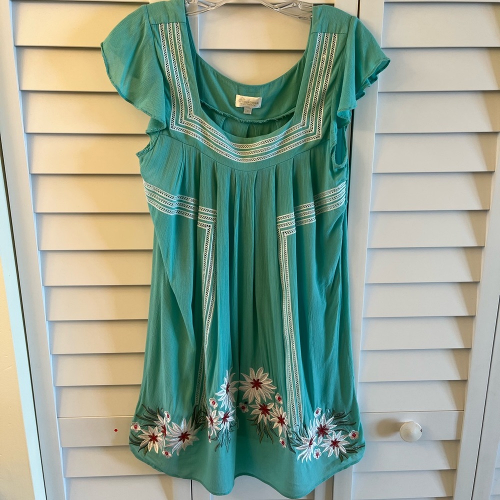 Thashanna swimwear coverup Teal Green Embroidery Detail On Front Women Sz M.